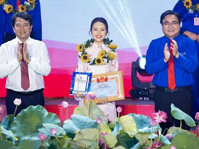 Phương Mỹ Chi được tuyên dương Thanh niên tiên tiến TP.HCM 2026