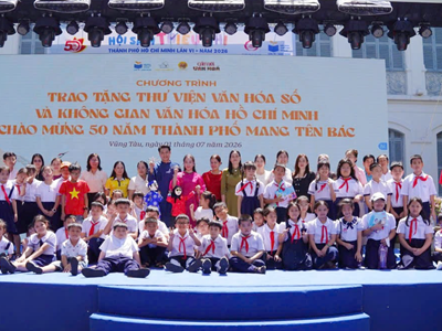 Trao tặng thư viện số, mở rộng không gian trải nghiệm văn hóa cho thiếu nhi