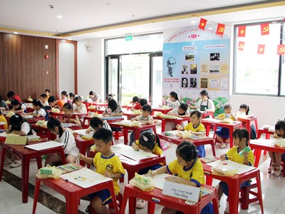 370 thiếu nhi tham gia cuộc thi vẽ tranh về Bác Tôn năm 2026