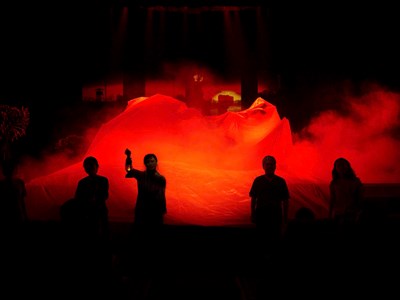 Sân khấu Quốc Thảo đưa “Cánh đồng rực lửa” đến công chúng