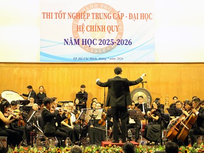 Sinh viên Nhạc viện TP.HCM thi tốt nghiệp với dàn nhạc giao hưởng