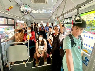 Sau hơn một tháng miễn vé, xe buýt TP.HCM phục vụ bao nhiêu lượt khách?