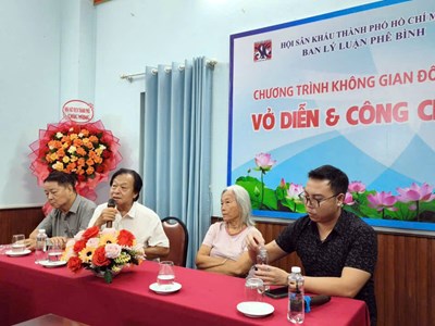 Đối thoại về vở diễn “Thanh gươm và bà mẹ”