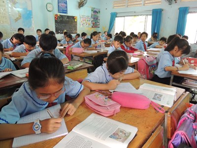 Học sinh địa phương nào được miễn phí SGK từ năm học 2026 - 2027?