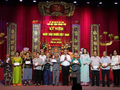 Nhà hát Kịch TP.HCM tri ân nghệ sĩ lão thành nhân Giỗ Tổ sân khấu Việt Nam