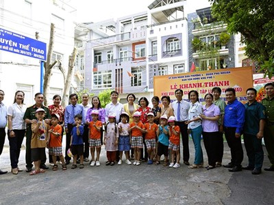 Học và làm theo lời Bác, ra sức xây dựng môi trường văn hóa cơ sở