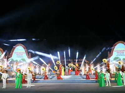 Khai mạc Festival Gạch gốm đỏ - Kinh tế Xanh tỉnh Vĩnh Long lần thứ I 