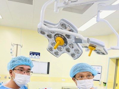 Bác sĩ diệt ổ nấm ẩn núp trong xoang bướm, kịp thời giữ đôi mắt cho nam bệnh nhân trẻ tuổi