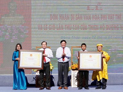 Đồng Tháp đón nhận hai Di sản văn hóa phi vật thể quốc gia