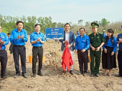 Amway Việt Nam phối hợp thực hiện công trình “Lũy tre biên giới” 