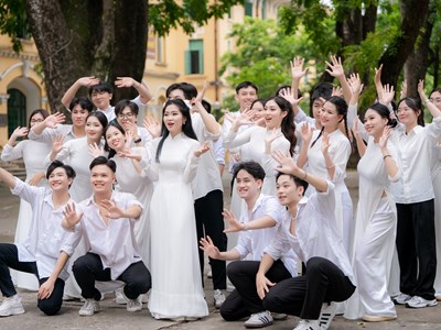 Hà Myo tái hiện kỷ niệm học trò qua MV “Mùa hạ cuối”