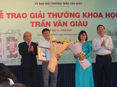 Trao Giải thưởng Trần Văn Giàu lần thứ XII
