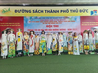 Hấp dẫn hội thi trang trí áo dài với hoa hướng dương