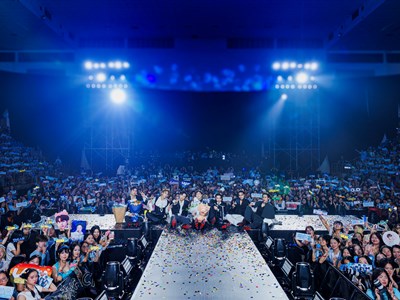 UPRIZE có fan meeting đầu tiên, hé lộ concert miền Bắc
