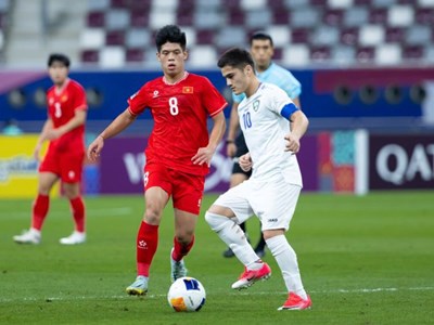 U23 Việt Nam thi đấu cố gắng trước Uzbekistan
