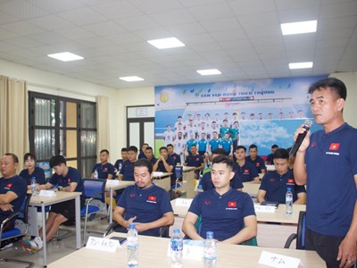 Bóng đá Việt Nam tiếp tục chú trọng đào tạo nguồn lực HLV