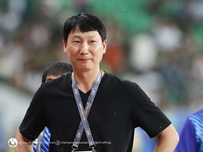 HLV Kim Sang-sik hài lòng về tinh thần thi đấu của các học trò