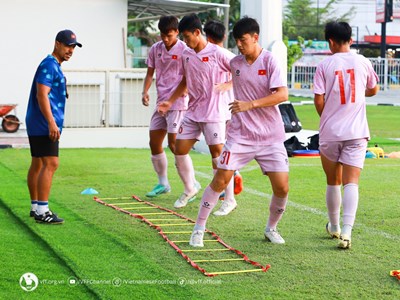 U16 Việt Nam tích cực chuẩn bị cho trận bán kết giải Đông Nam Á
