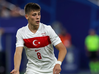 “Messi Thổ Nhĩ Kỳ” san bằng kỷ lục của Ronaldo