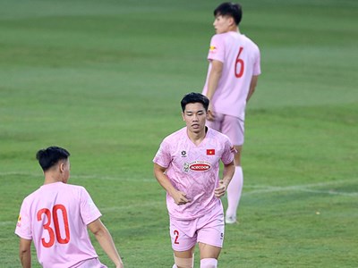 Đình Bắc nỗ lực cạnh tranh vị trí tại đội tuyển Việt Nam