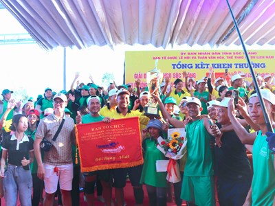 Hai đội ghe chủ nhà bảo vệ thành công chức vô địch