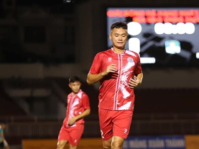 Phạt nặng hai cầu thủ đánh nhau ở giải hạng Nhất