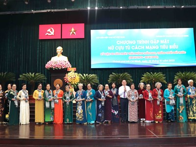 Cuộc hội ngộ của hơn 300 nữ cựu tù cách mạng tiêu biểu