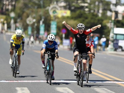 Khởi tranh Giải xe đạp nữ quốc tế Bình Dương 2025