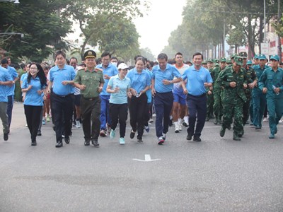 Long An: Hàng nghìn người tham dự Ngày chạy Olympic vì sức khỏe toàn dân 2025