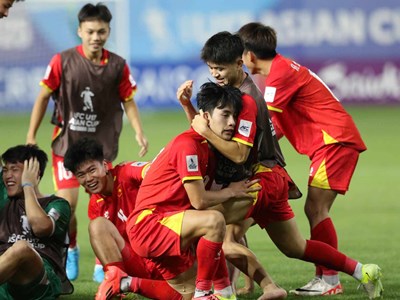 U17 Việt Nam xuất sắc cầm hoà nhà vô địch U17 Nhật Bản