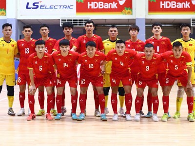 Đội tuyển Futsal Việt Nam thi đấu với đội bóng hạng 7 thế giới