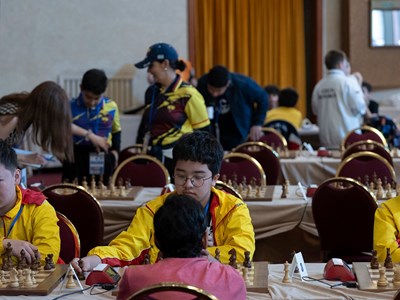 Cờ vua Việt Nam thi đấu giải trẻ thế giới