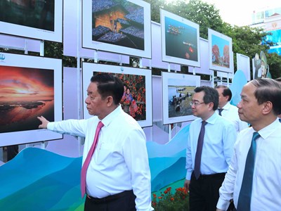 Khai mạc triển lãm Đại thắng mùa Xuân 1975