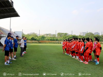 Lãnh đạo VFF động viên tinh thần đội tuyển nữ Việt Nam 