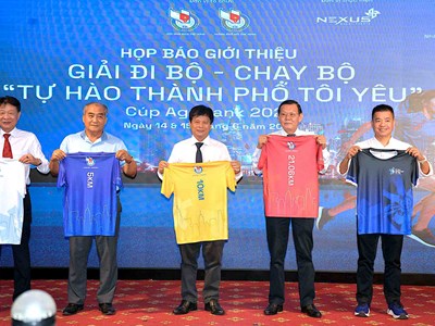 Khoảng 6.000 người tham dự Giải đi bộ - chạy bộ “Tự hào Thành phố tôi yêu” 