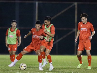 Đội tuyển Việt Nam tập buổi đầu tiên tại Malaysia