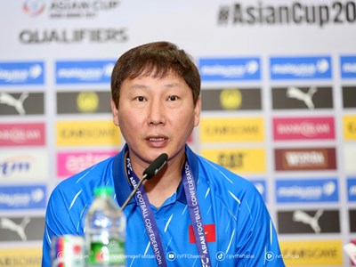 HLV Kim Sang-sik nói gì trước trận đấu với Malaysia?