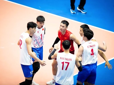 Đội tuyển bóng chuyền nam Việt Nam đánh bại Thái Lan tại SEA V.League 2025
