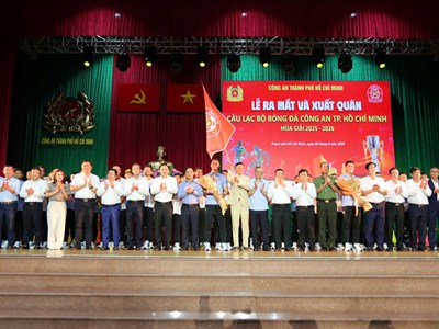 CLB bóng đá Công an TP.HCM ra mắt và xuất quân mùa giải mới