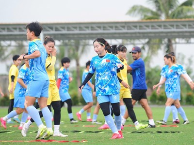 Tuyển bóng đá nữ Việt Nam quyết thắng Thái Lan trong trận tranh hạng ba