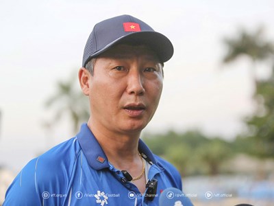 HLV Kim Sang-sik mong người hâm mộ đến sân “tiếp lửa” cho U23 Việt Nam
