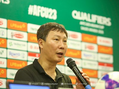 HLV Kim Sang-sik: U23 Việt Nam sẽ tiếp tục cải thiện khả năng dứt điểm