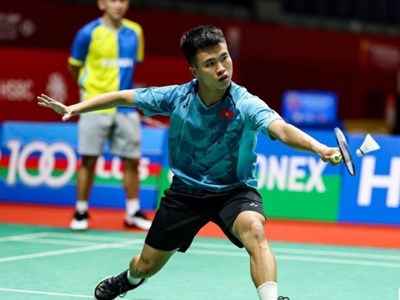 Tay vợt nam số 1 Việt Nam lần đầu vào bán kết giải cầu lông Super 100