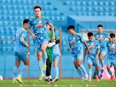 Đội tuyển Việt Nam tập buổi đầu tiên tại TP.HCM, chuẩn bị cho 2 trận đấu với Nepal