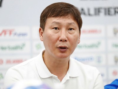 HLV Kim Sang-sik: Toàn đội sẽ cố gắng tối đa trong ba trận còn lại