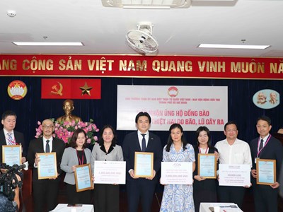 Tập đoàn AEON hỗ trợ hơn 4,6 tỉ đồng cho người dân ảnh hưởng bởi 2 cơn bão Matmo và Bualoi