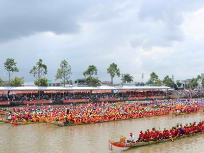 Sôi động Giải đua ghe Ngo TP. Cần Thơ 2025
