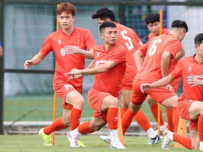 Những cầu thủ nào góp mặt trong đề cử Quả bóng vàng nam Việt Nam 2025?