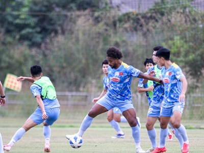 Đội tuyển Việt Nam tích cực chuẩn bị cho trận đấu sân khách trước Lào