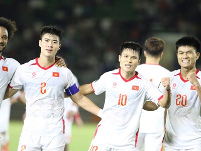 Đội tuyển Việt Nam vươn lên hạng 110 thế giới